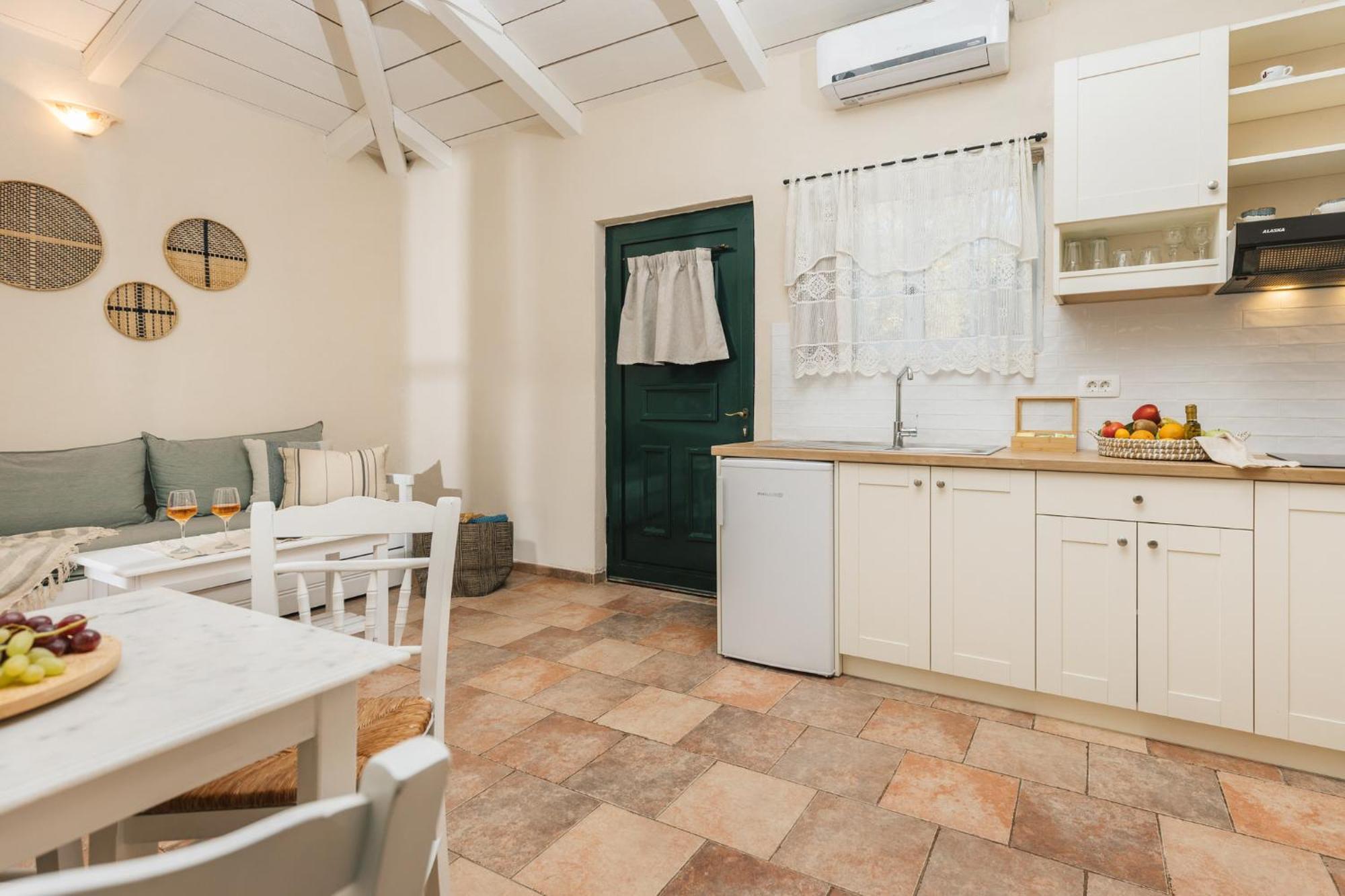 Ilyessa Country house Meson Yerakarion